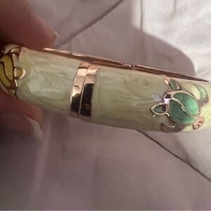 JU LONG XING SEA TURTLES HINGED
CLAMPER bracelet